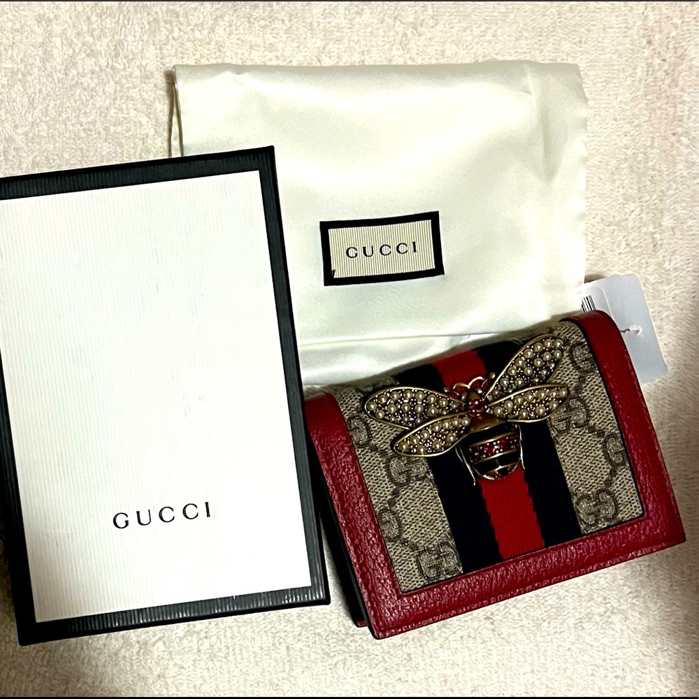 Brand New “Gucci” Margaret Bee Card Case Wallet